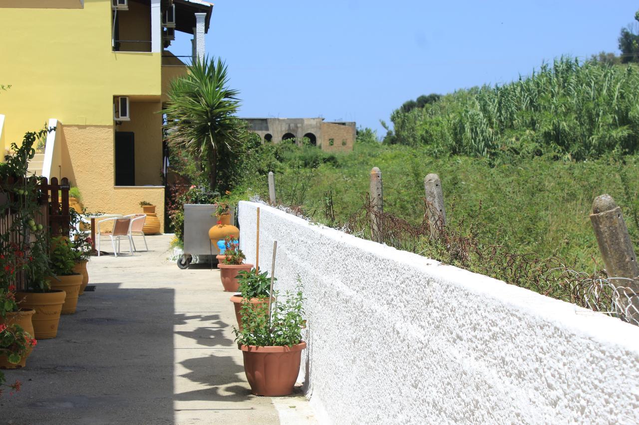 Chrysanthi Melitsa Apts. Sidari  Exterior photo
